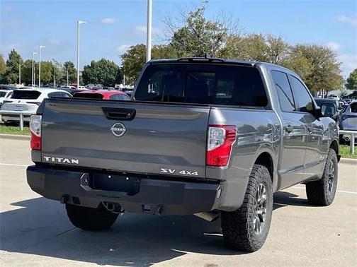 2024 Nissan Titan SV