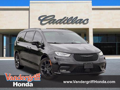 Diamond Black Crystal Pearlcoat 2025 Chrysler Pacifica Limited