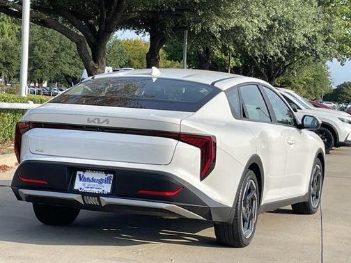 Snow White Pearl 2025 Kia K4 EX