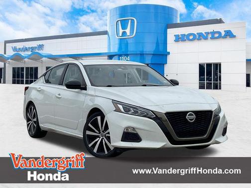 Pearl White Tricoat 2022 Nissan Altima SR FWD