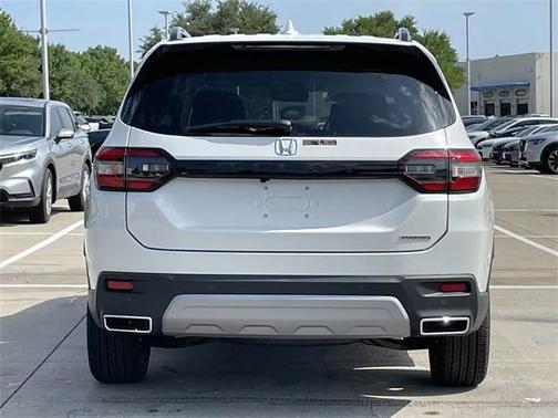 2025 Honda Pilot Touring 8-Passenger