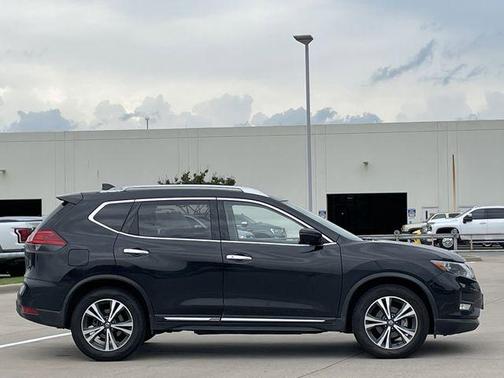 Magnetic Black 2017 Nissan Rogue SL