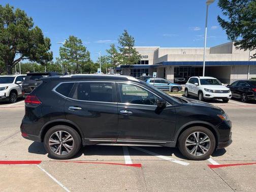 Magnetic Black 2017 Nissan Rogue SL