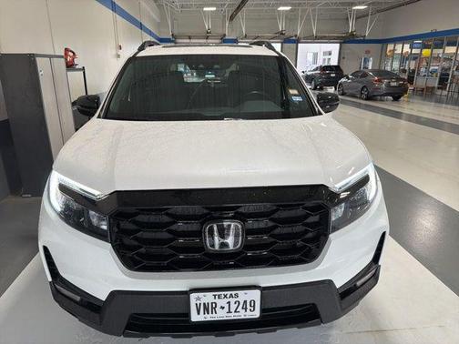 Platinum White Pearl 2023 Honda Passport AWD Elite