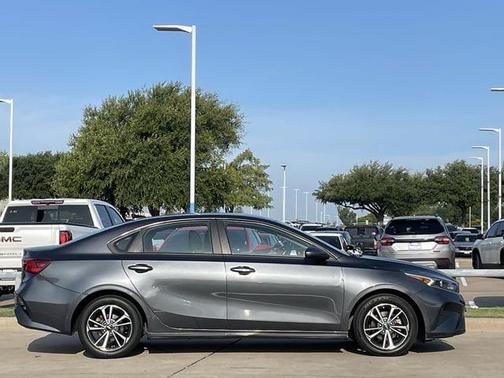 Gravity Gray 2023 Kia Forte LXS
