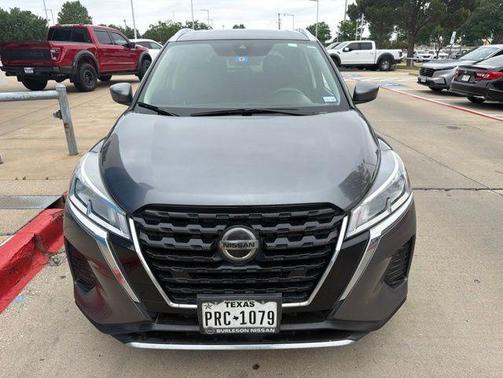 Gun Metallic 2021 Nissan Kicks SV
