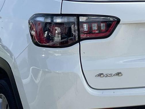 Bright White Clearcoat 2025 Jeep Compass Limited