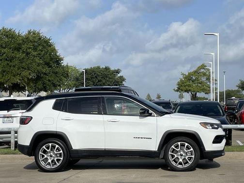 Bright White Clearcoat 2025 Jeep Compass Limited