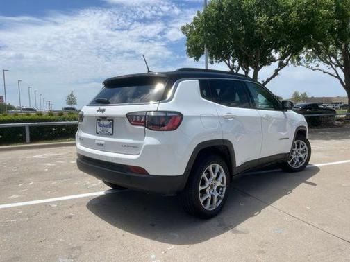 Bright White Clearcoat 2025 Jeep Compass Limited