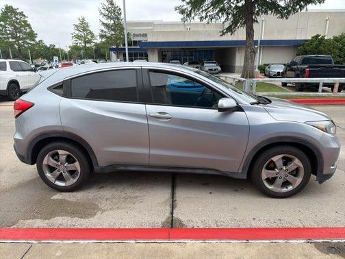 Crystal Black Pearl 2017 Honda HR-V LX