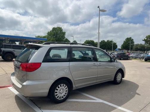 2008 Toyota Sienna LE