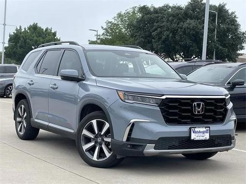 2025 Honda Pilot Touring 8-Passenger