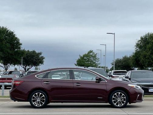Ooh La La Rouge Mica 2018 Toyota Avalon Hybrid XLE Premium