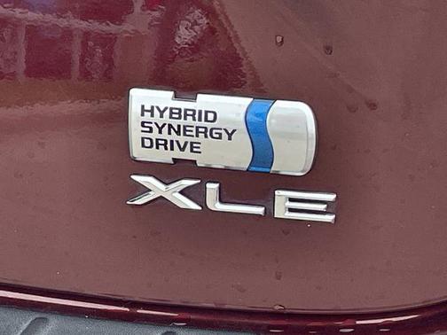 Ooh La La Rouge Mica 2018 Toyota Avalon Hybrid XLE Premium