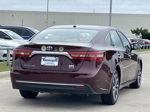 Ooh La La Rouge Mica 2018 Toyota Avalon Hybrid XLE Premium