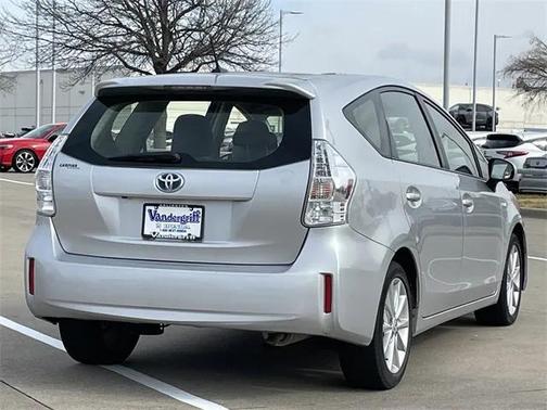 2013 Toyota Prius v Five