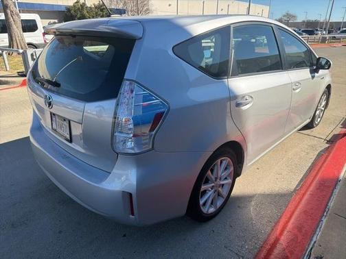 2013 Toyota Prius v Five