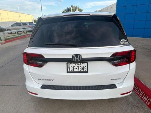 Platinum White Pearl 2024 Honda Odyssey Sport