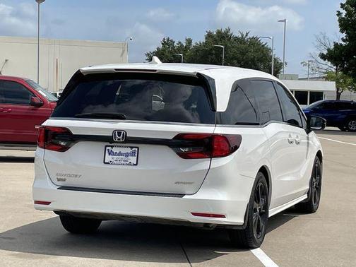 Platinum White Pearl 2024 Honda Odyssey Sport