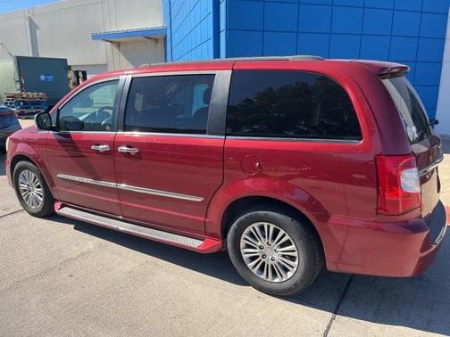 2013 Chrysler Town & Country Touring-L