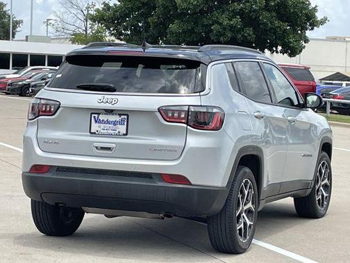 Silver Zynith Metallic Clearcoat 2025 Jeep Compass Limited