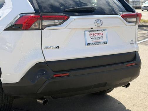 Ice 2025 Toyota RAV4 LE