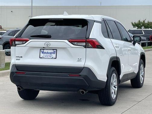 Ice 2025 Toyota RAV4 LE