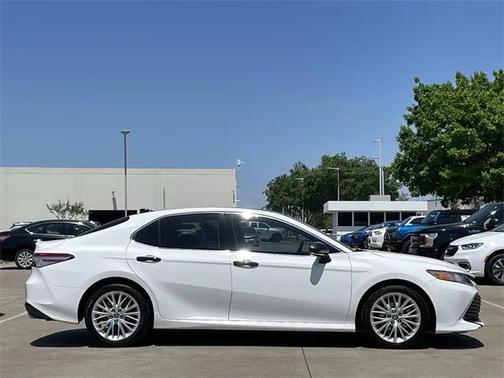 2020 Toyota Camry XLE