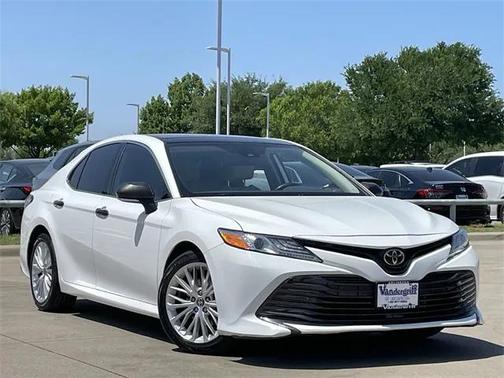 2020 Toyota Camry XLE