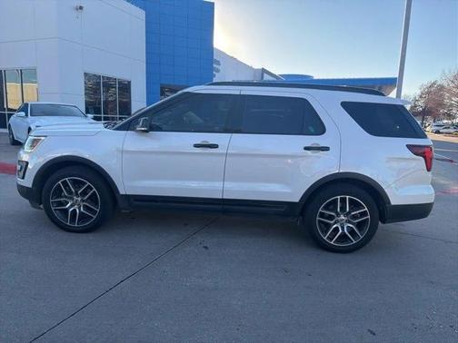 2017 Ford Explorer sport