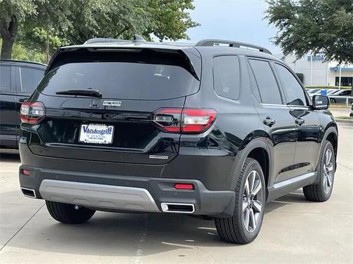2025 Honda Pilot Touring 8-Passenger