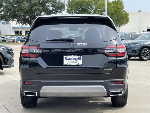 2025 Honda Pilot Touring 8-Passenger