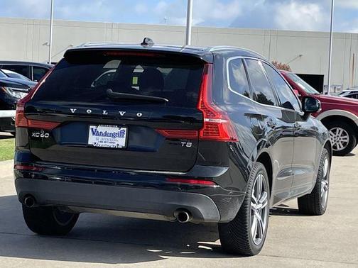 Onyx Black 2019 Volvo XC60 T5 Momentum
