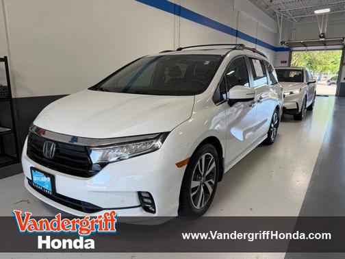 Platinum White Pearl 2023 Honda Odyssey Touring