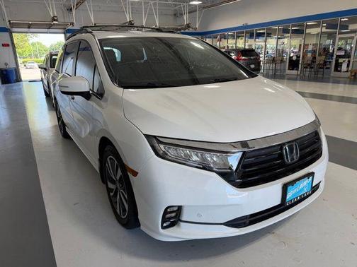 Platinum White Pearl 2023 Honda Odyssey Touring