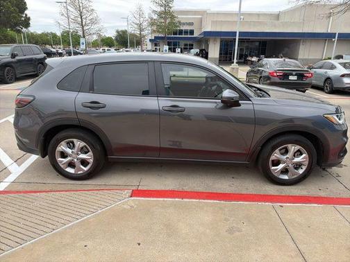 Modern Steel Metallic 2025 Honda HR-V LX