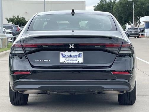 Crystal Black Pearl 2025 Honda Accord SE