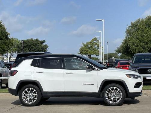 Bright White Clearcoat 2025 Jeep Compass Limited