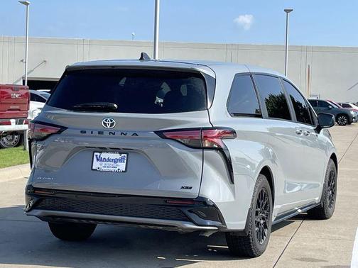 Cement 2025 Toyota Sienna XSE 7 Passenger