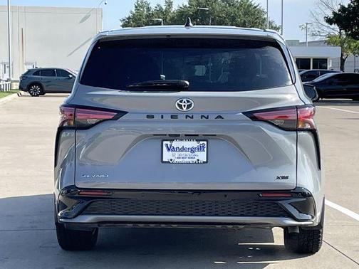 Cement 2025 Toyota Sienna XSE 7 Passenger