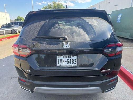 Crystal Black Pearl 2024 Honda Pilot Touring 8-Passenger