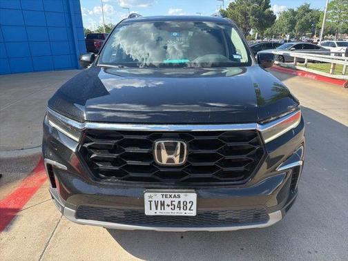Crystal Black Pearl 2024 Honda Pilot Touring 8-Passenger