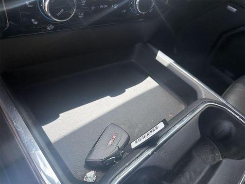Summit White 2025 GMC Sierra 2500 SLT