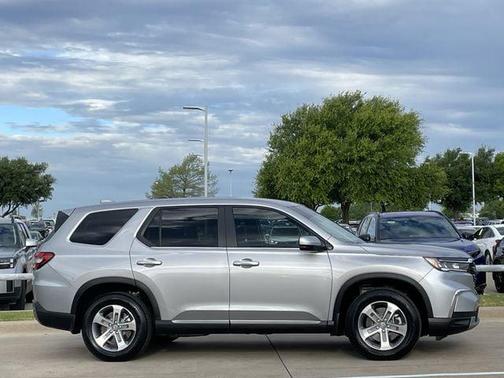 Lunar Silver 2025 Honda Pilot EX-L