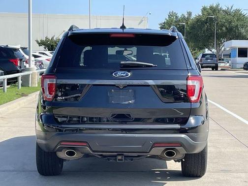 Shadow Black 2018 Ford Explorer XLT