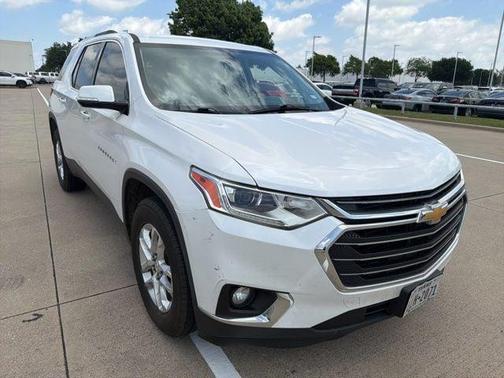 Pearl 2018 Chevrolet Traverse LT Cloth