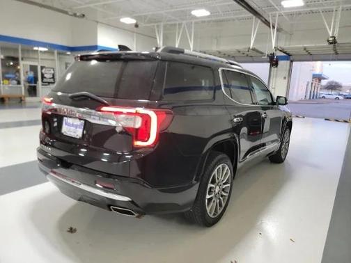 2023 GMC Acadia Denali