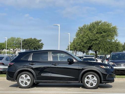 Crystal Black Pearl 2025 Honda HR-V LX