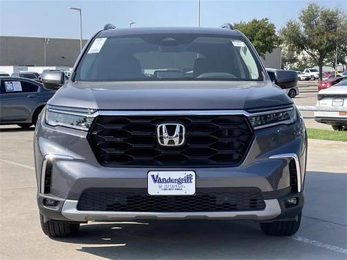 2025 Honda Pilot Touring 8-Passenger