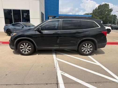 Crystal Black Pearl 2020 Honda Pilot 2WD EX-L